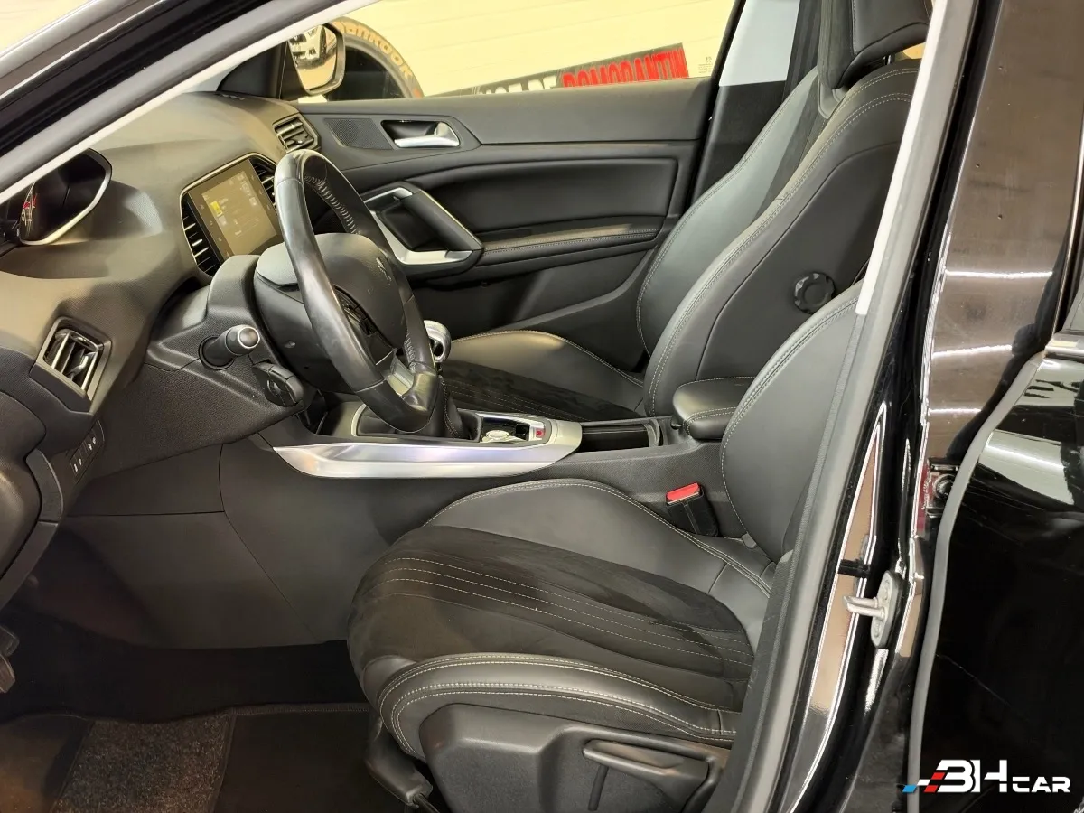 Peugeot 308 - photo 8