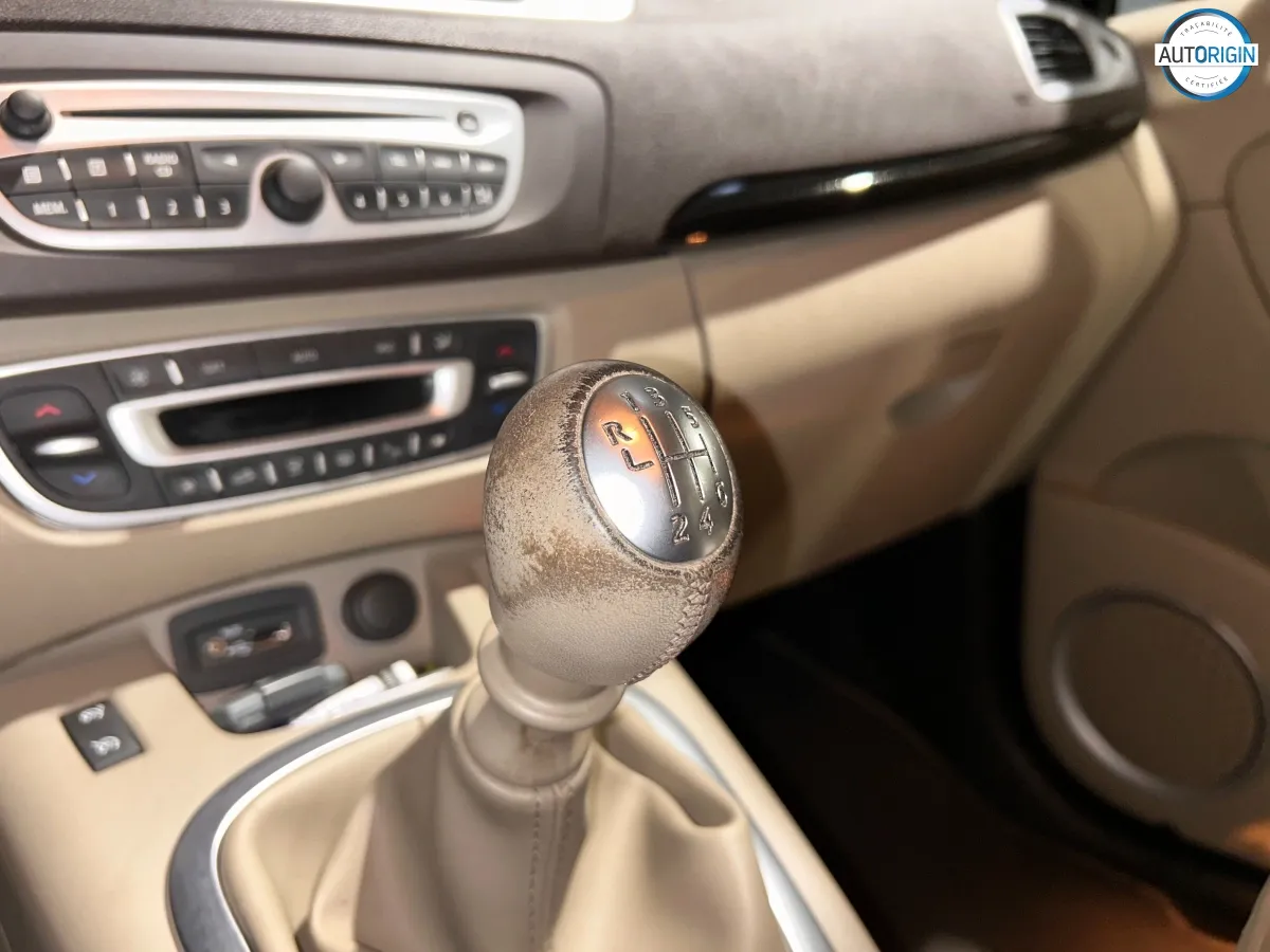 Renault Grand Scenic - photo 11