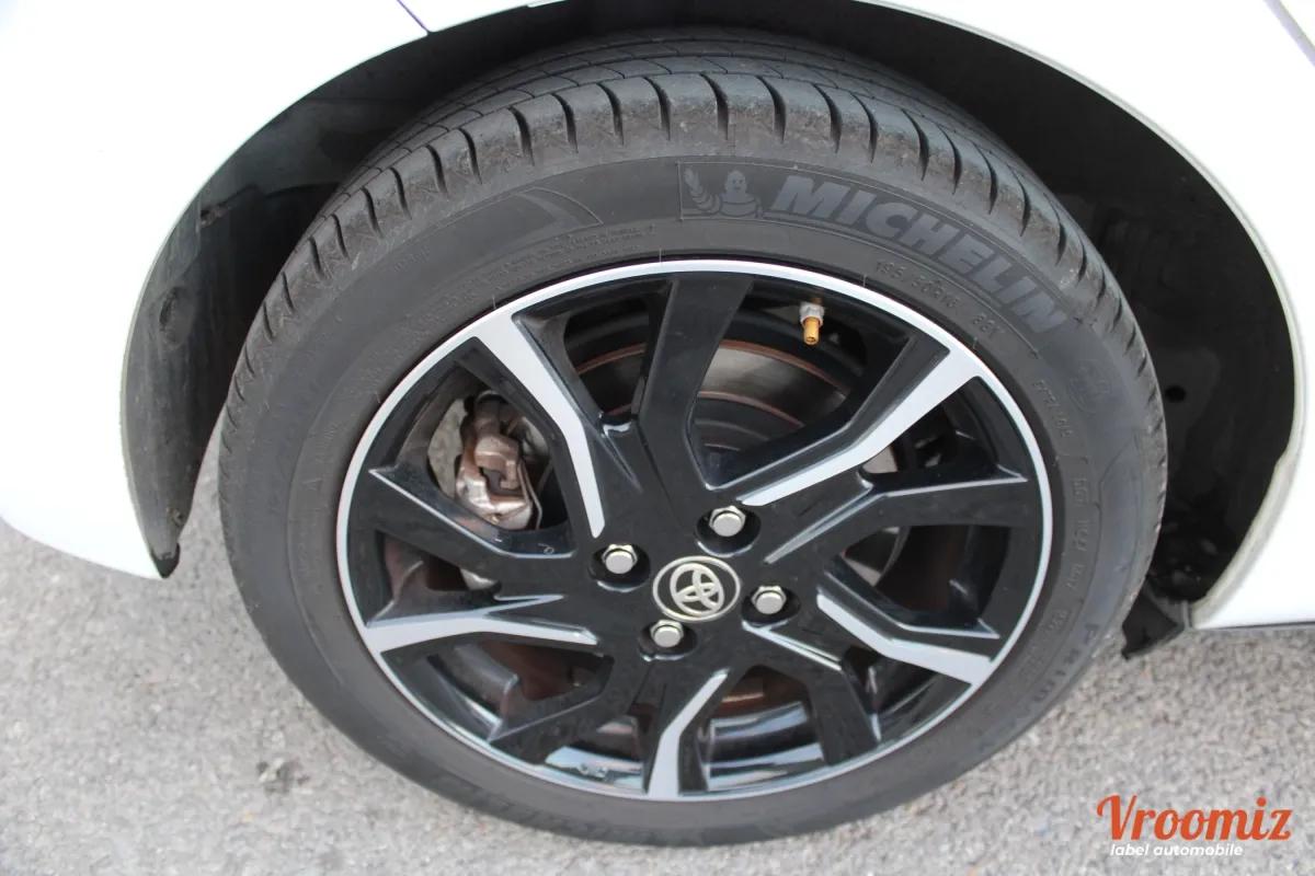 TOYOTA Yaris 3 phase 2 HSD 100h Design 5p