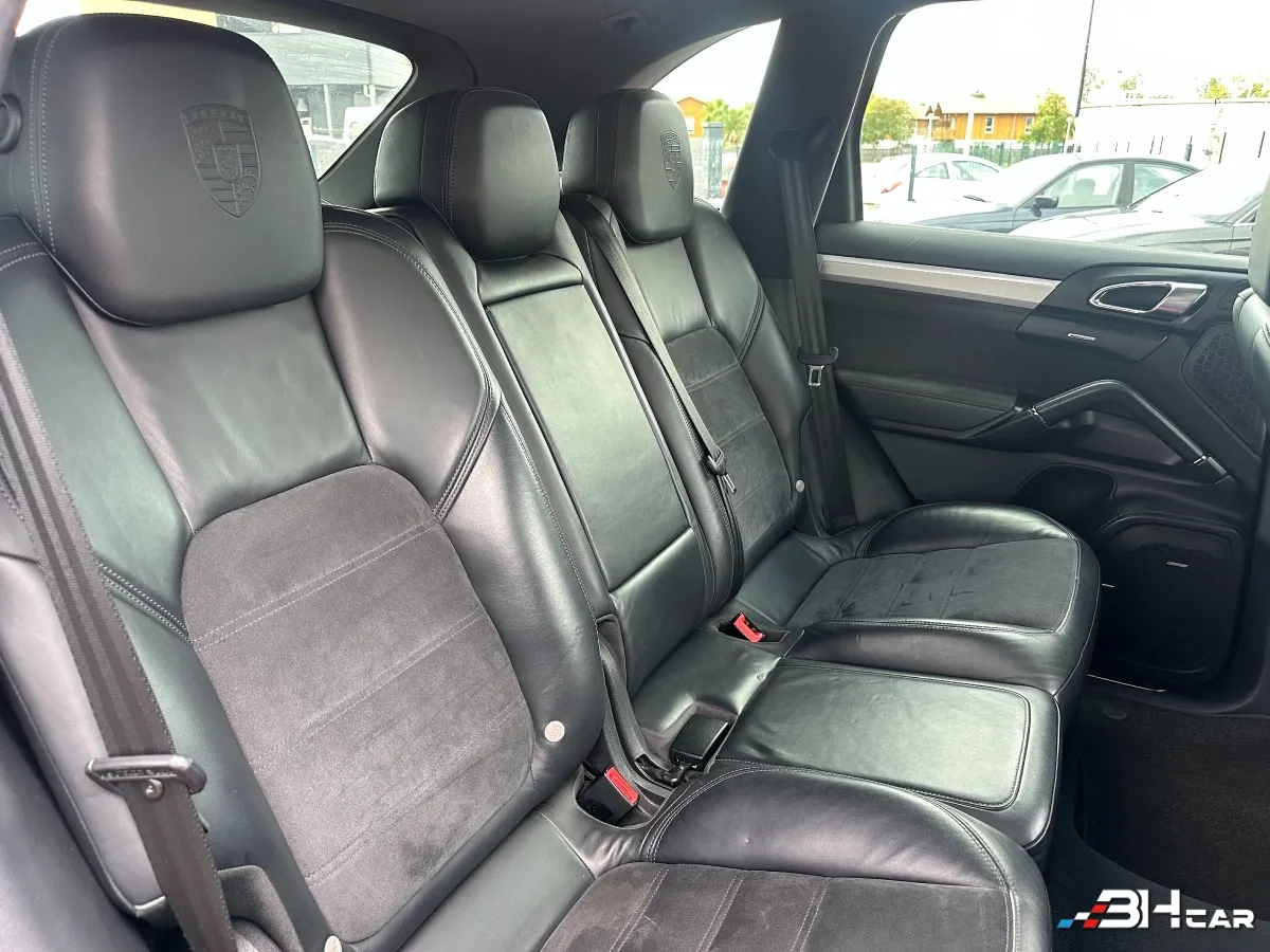 Porsche Cayenne - photo 13