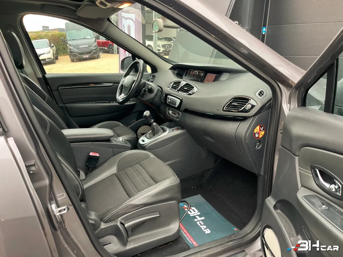 Renault Grand Scenic - photo 16