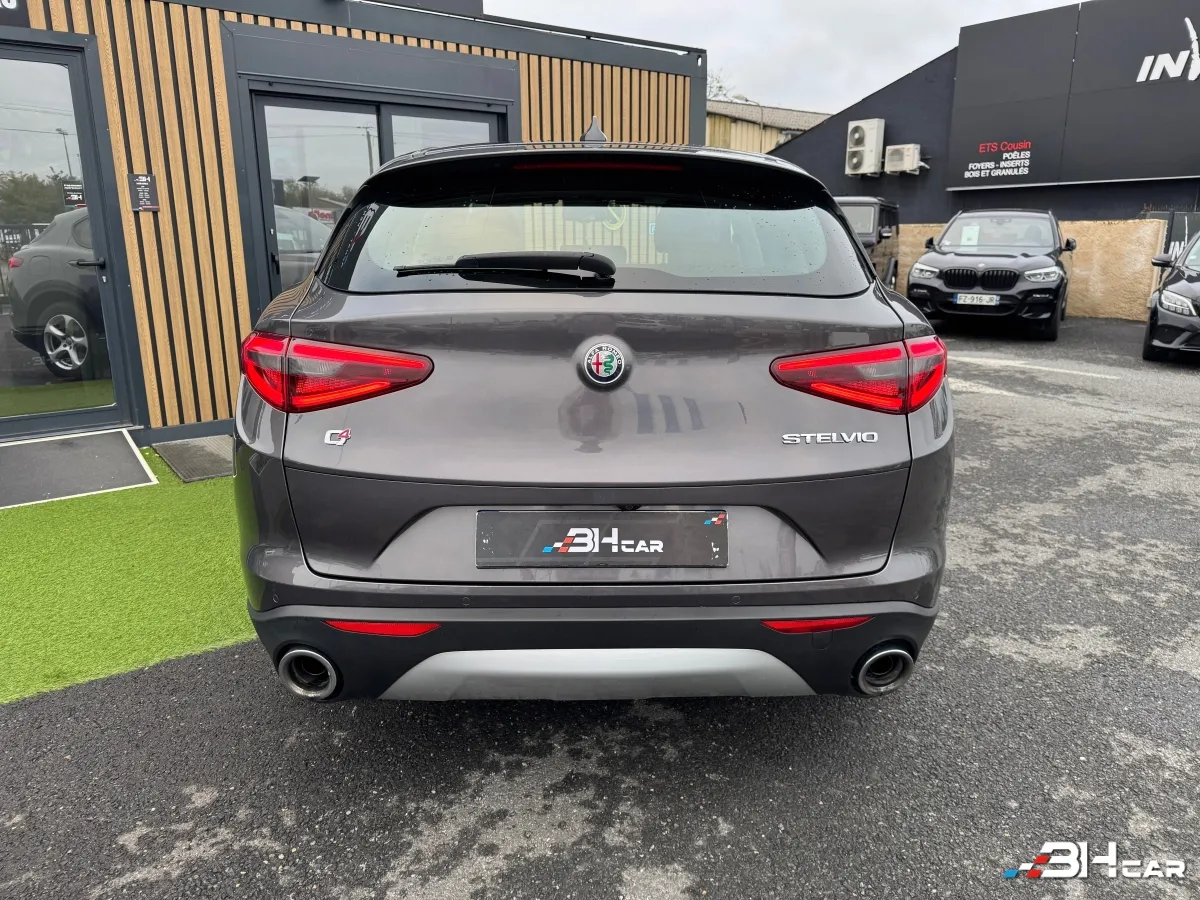 Alfa Romeo Stelvio - photo 4