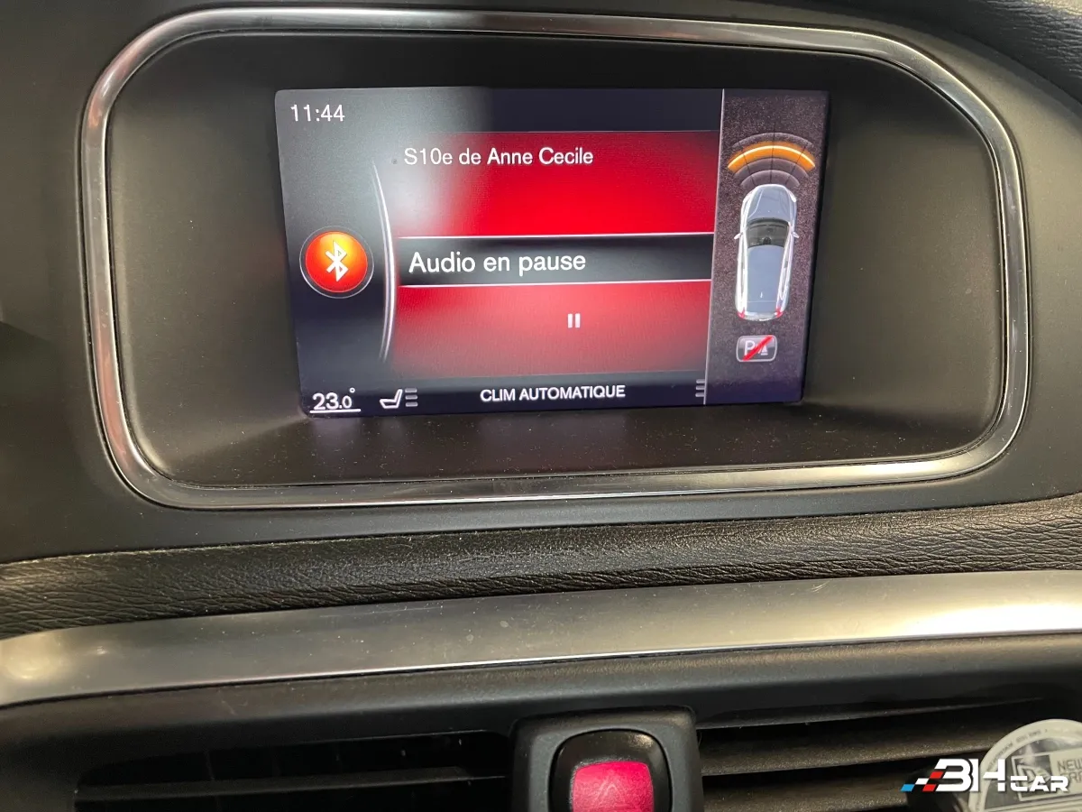 Volvo V40 - photo 15