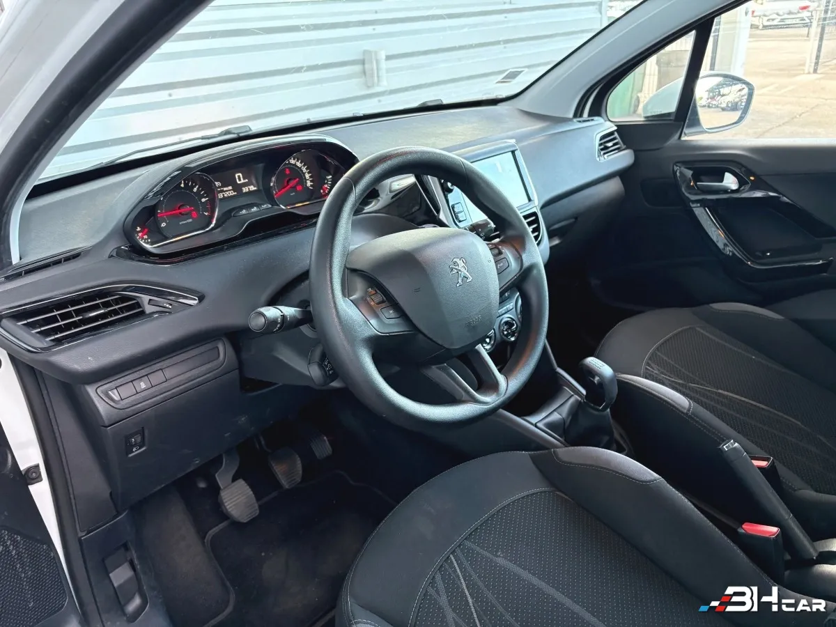 Peugeot 208 - photo 9