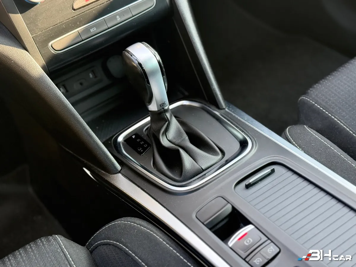 Renault Megane - photo 16