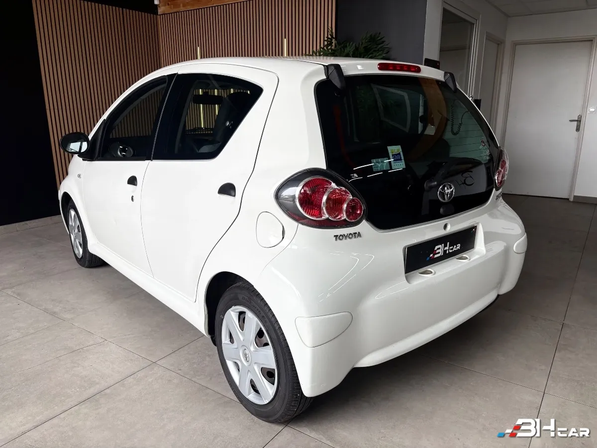 Toyota Aygo - photo 4