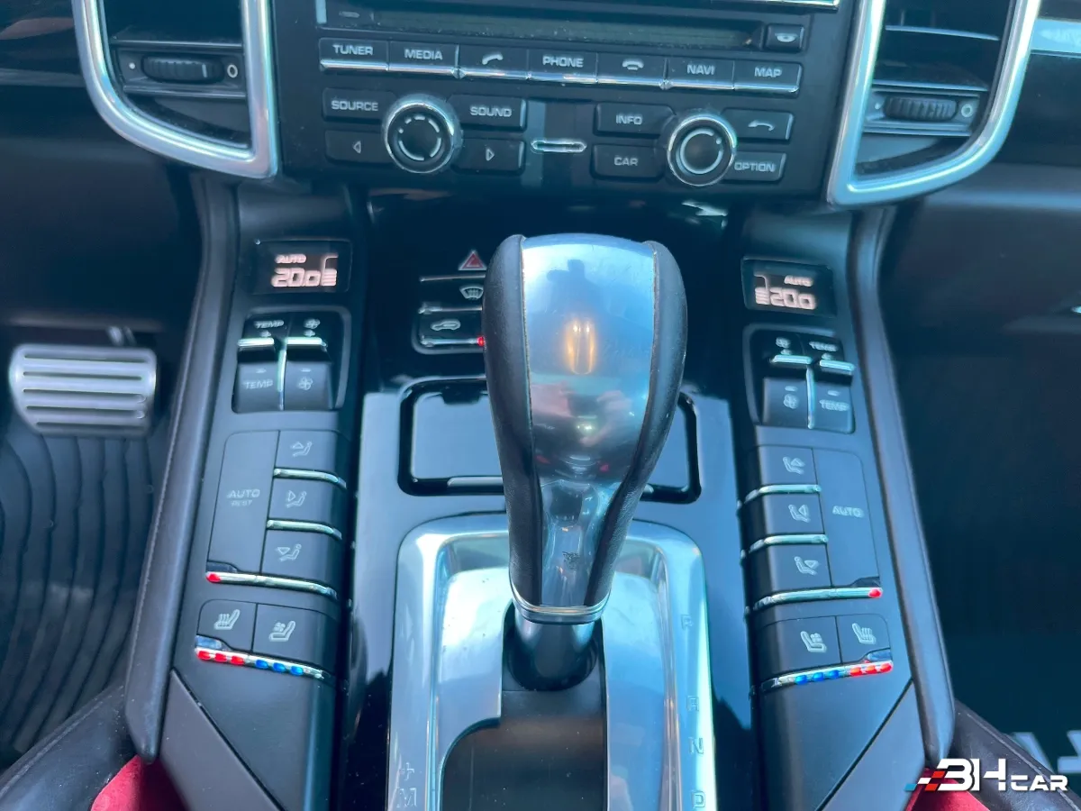 Porsche Cayenne - photo 22
