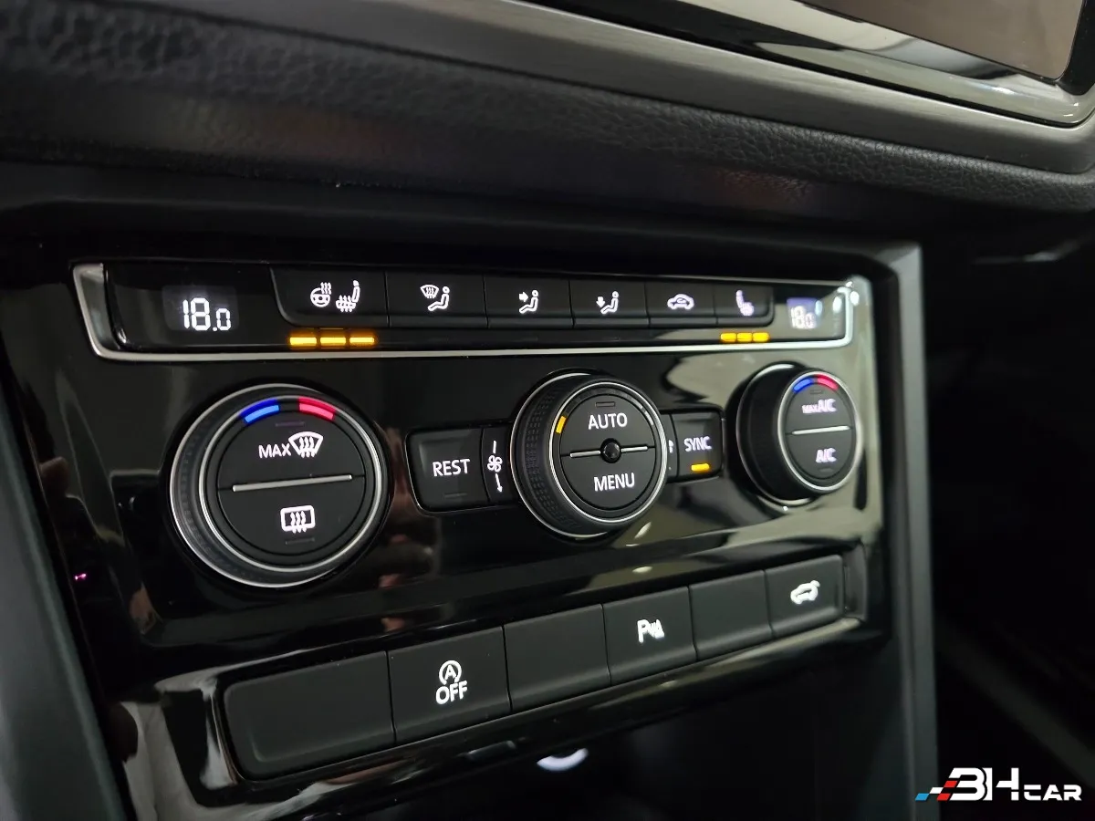 Volkswagen Touran - photo 17