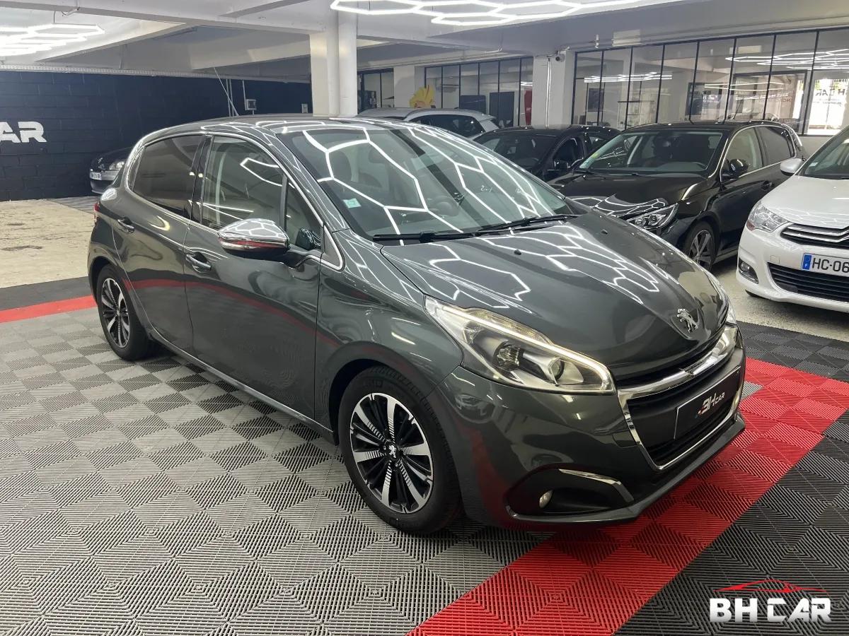 Image: Peugeot 208 II 1.6 BlueHDi 100ch Féline ( TOIT PANO, CARPLAY,  LED,...)
