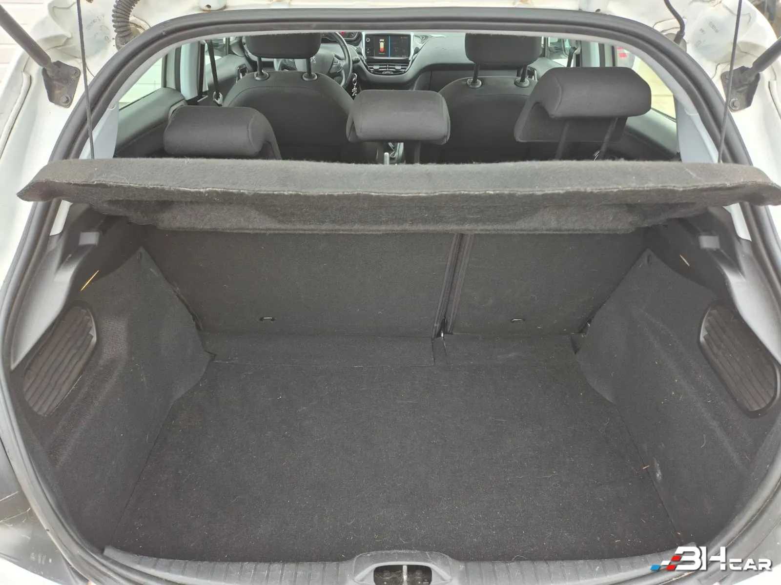 Peugeot 208 - photo 21