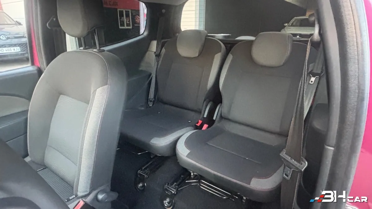 Renault Twingo - photo 12