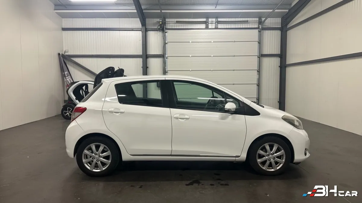 Toyota Yaris - photo 4