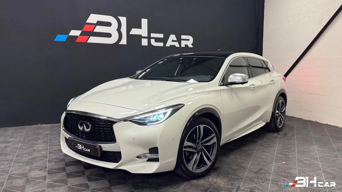 Image: Infiniti Q30 1.6 T 155 SPORT TECH DCT BVA / Excellent état / Toit Pano / Caméra 360 / Keyless