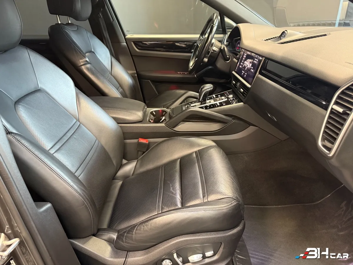 Porsche Cayenne - photo 11