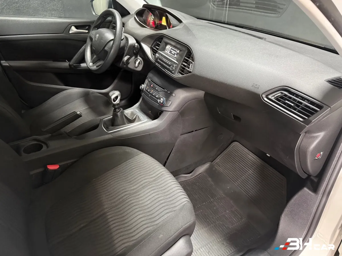Peugeot 308 - photo 14
