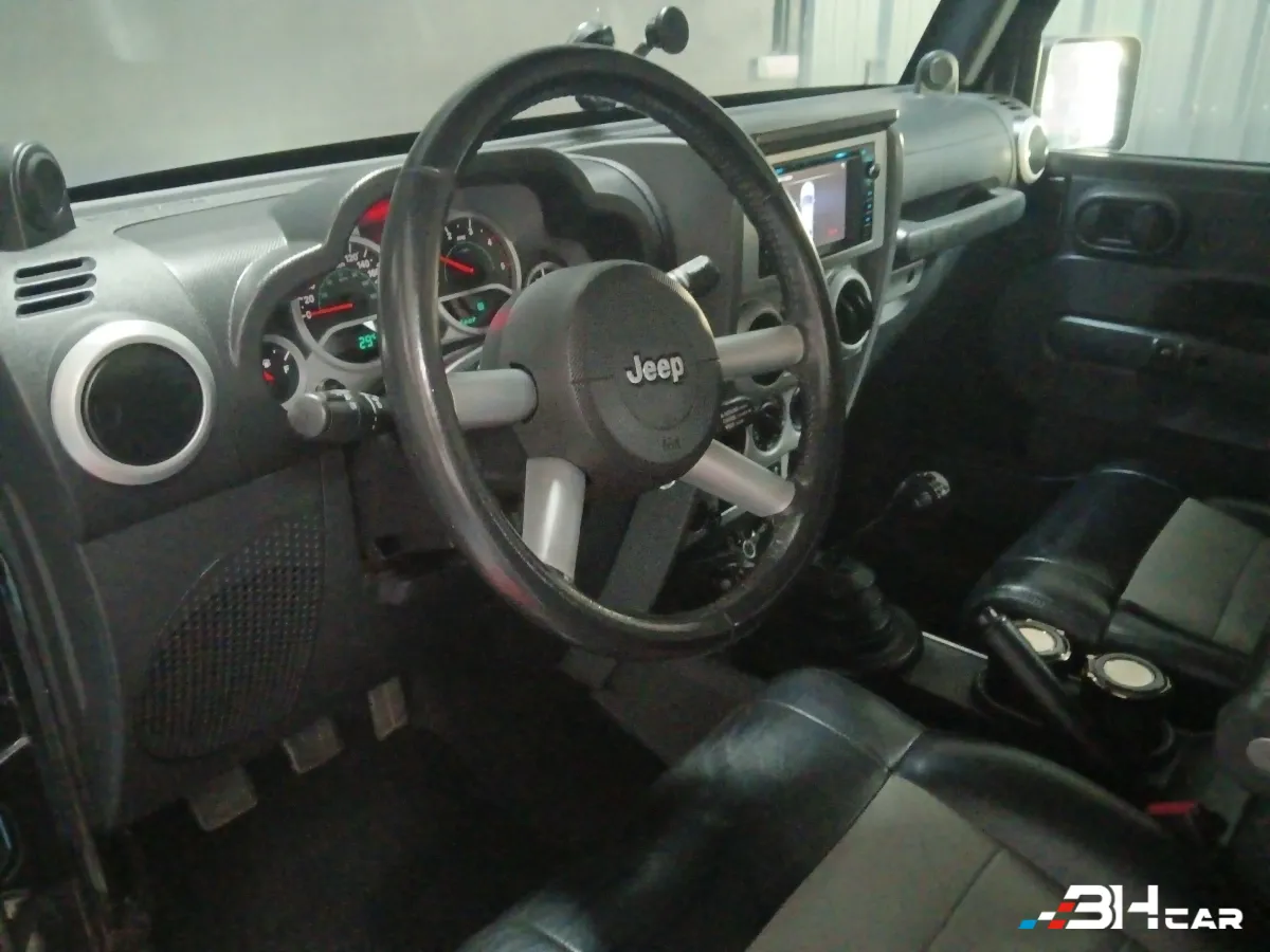 Jeep Wrangler - photo 12