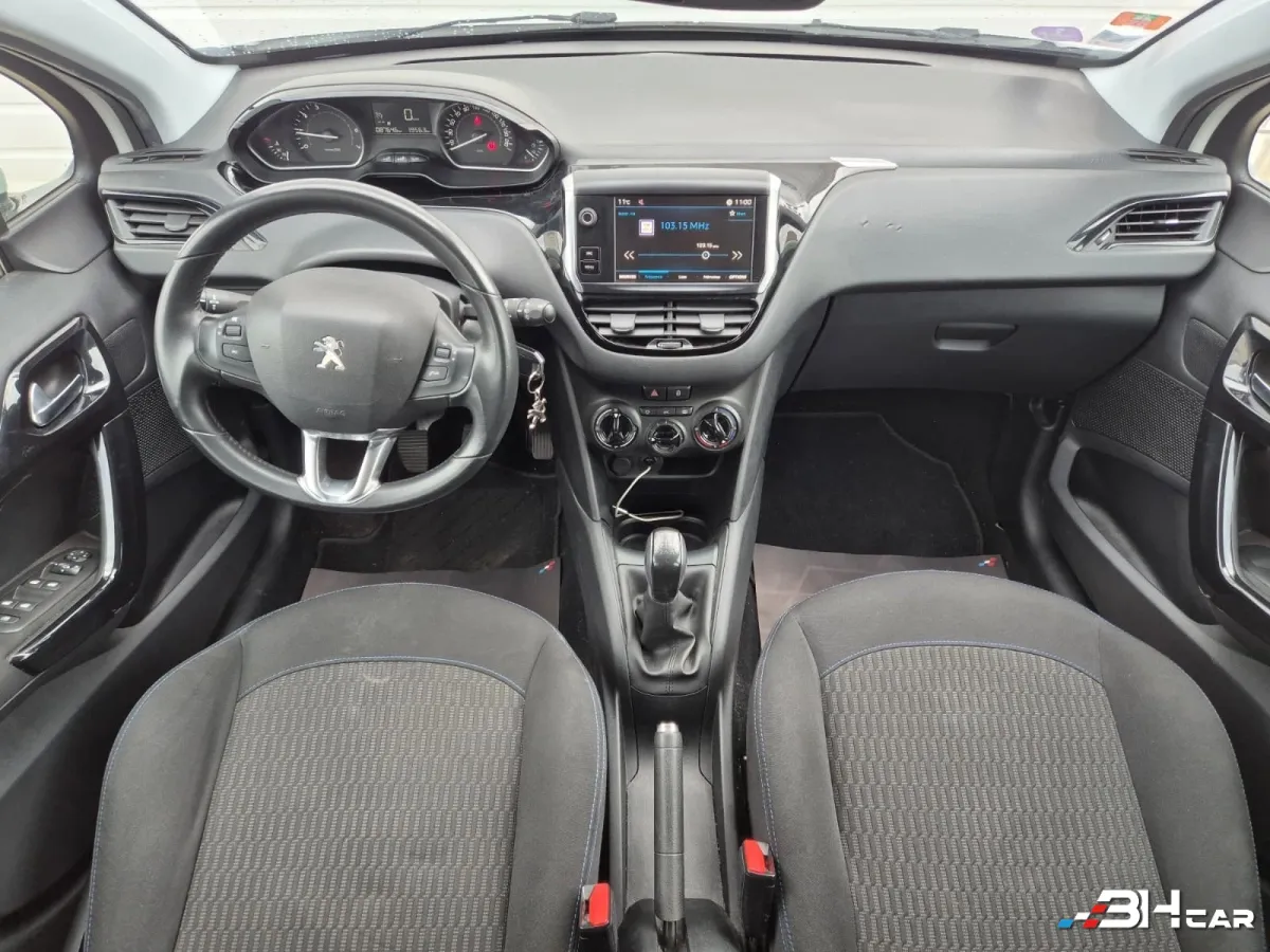 Peugeot 208 - photo 14