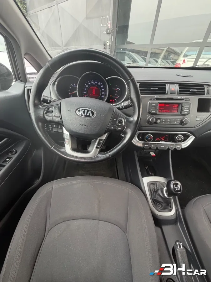 Kia Rio - photo 8