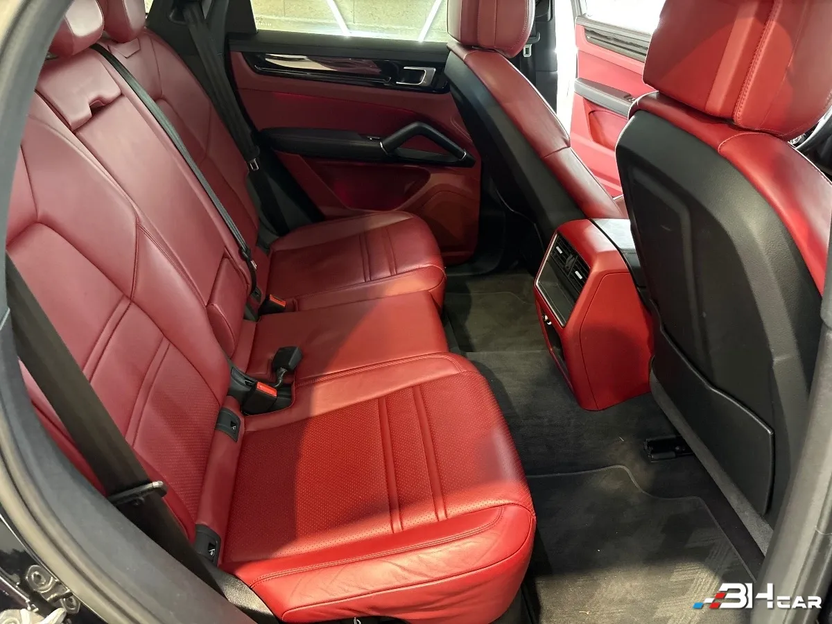 Porsche Cayenne - photo 18