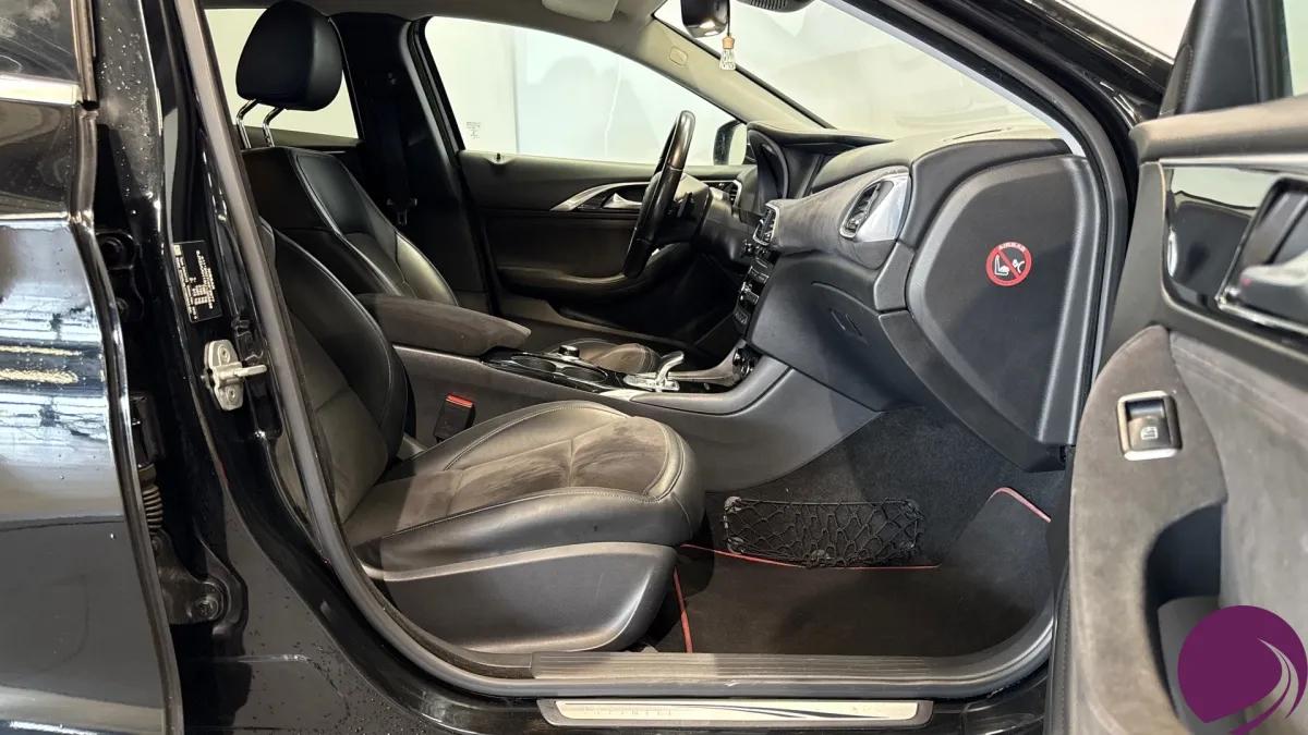Infiniti Q30