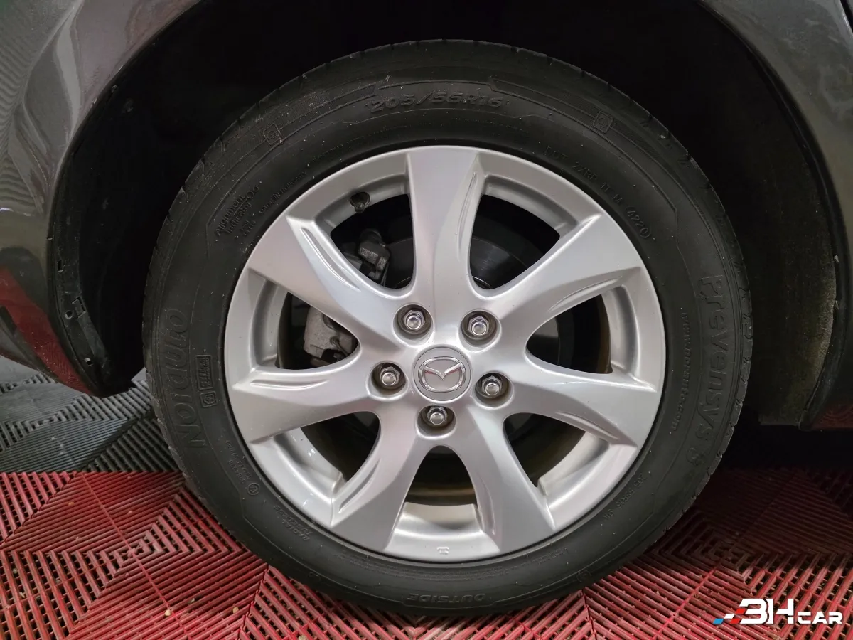 Mazda 3 - photo 16