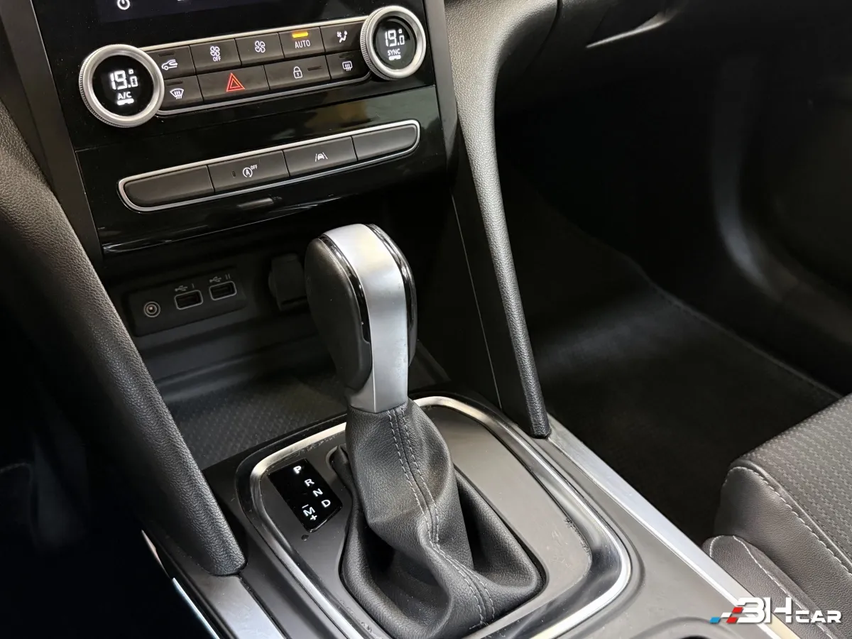 Renault Megane - photo 17