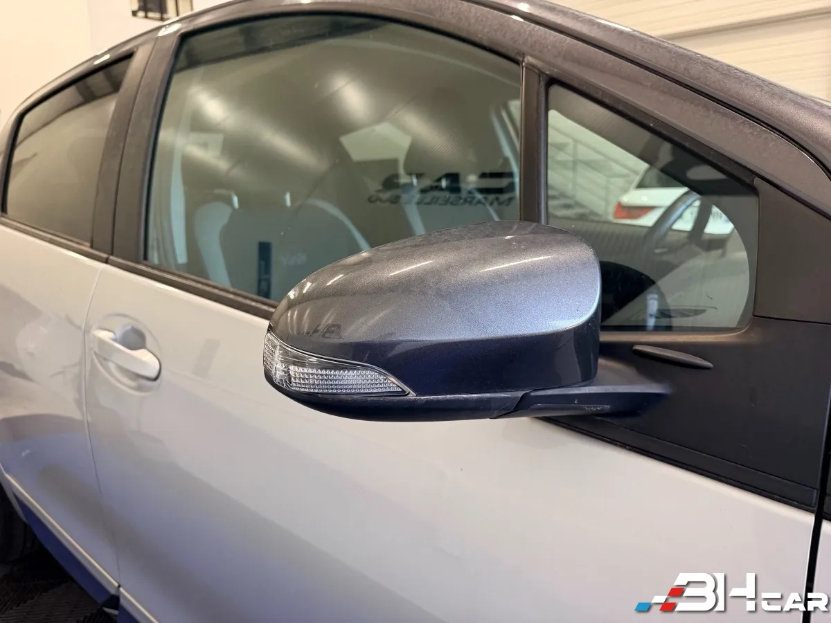 Toyota Yaris - photo 24