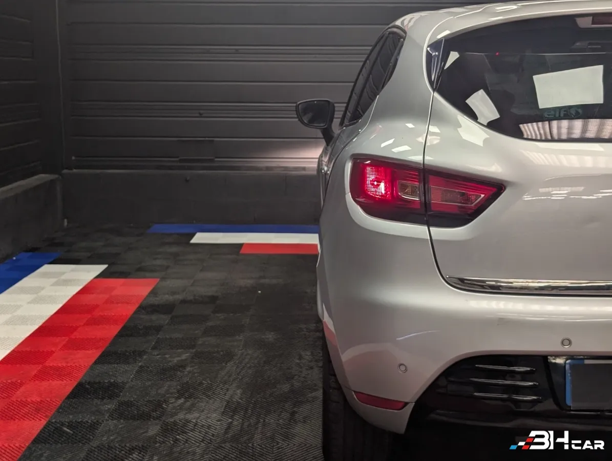 Renault Clio - photo 30