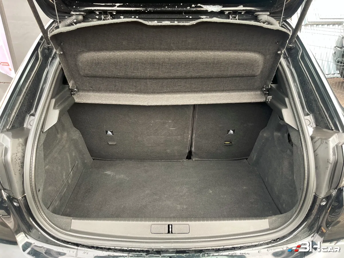 Peugeot 208 - photo 15