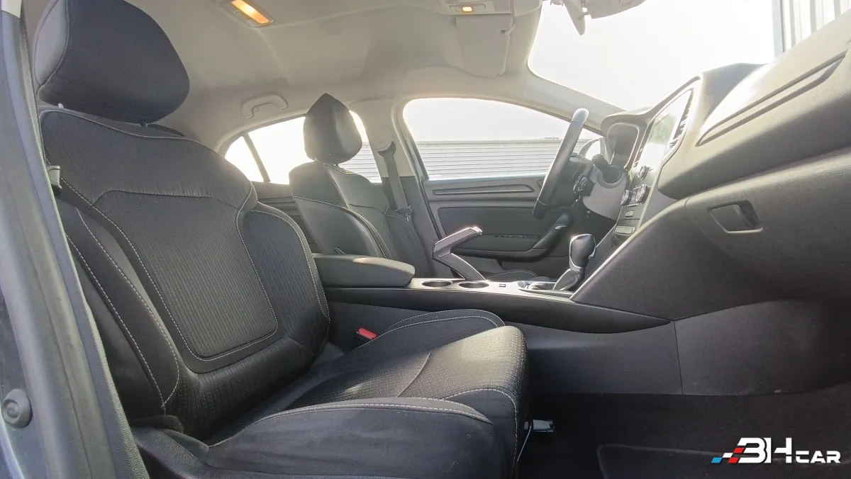 Renault Megane - photo 15