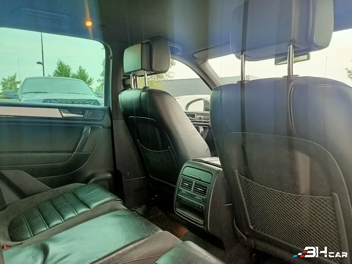 Volkswagen Touareg - photo 17