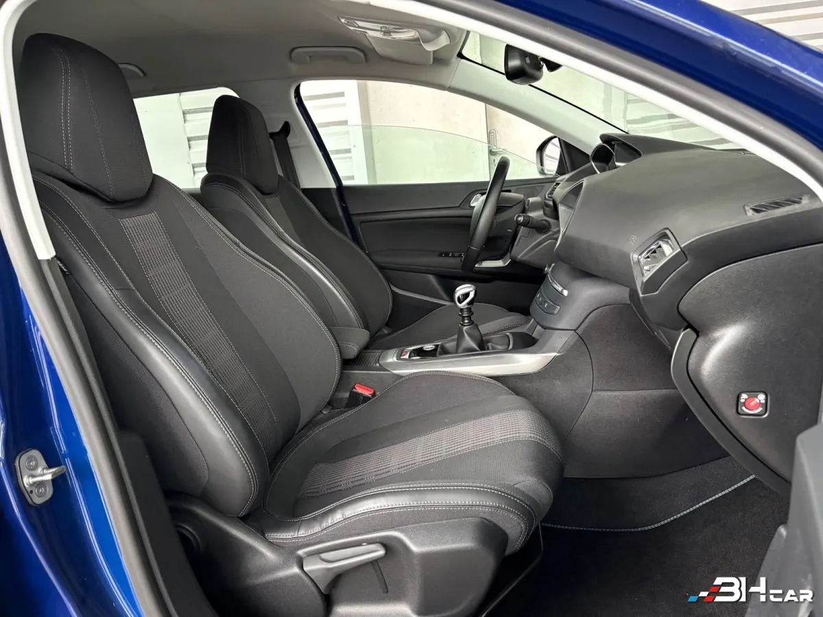 Peugeot 308 - photo 9
