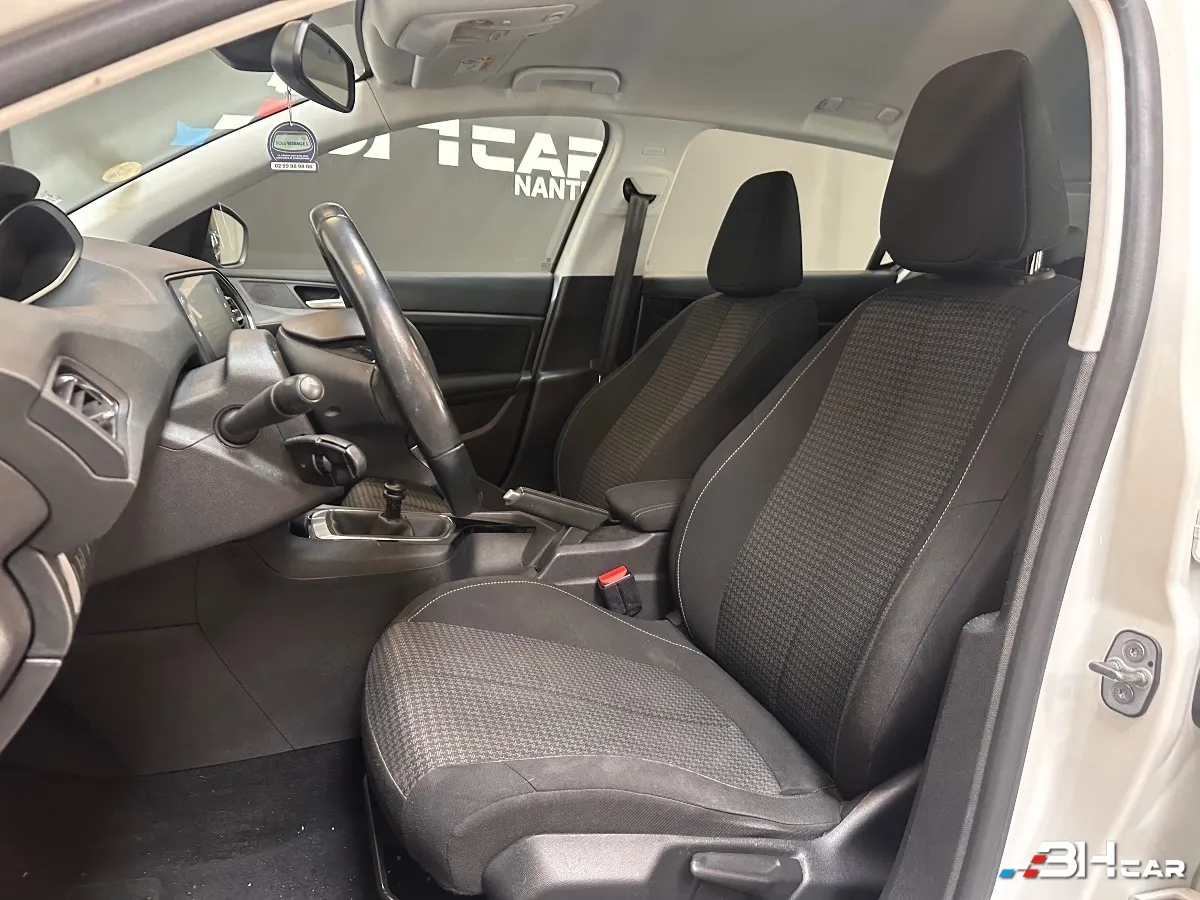 Peugeot 308 - photo 4