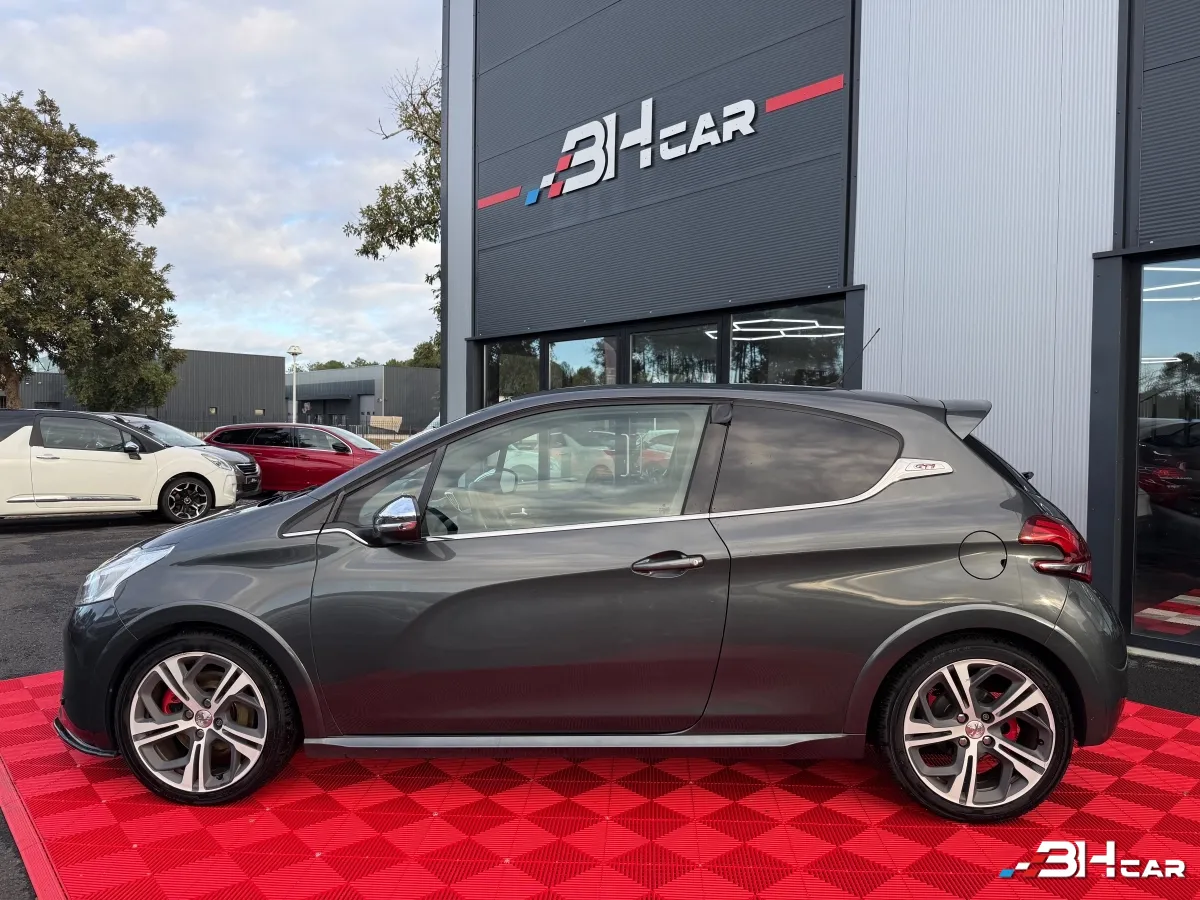 Peugeot 208 - photo 3