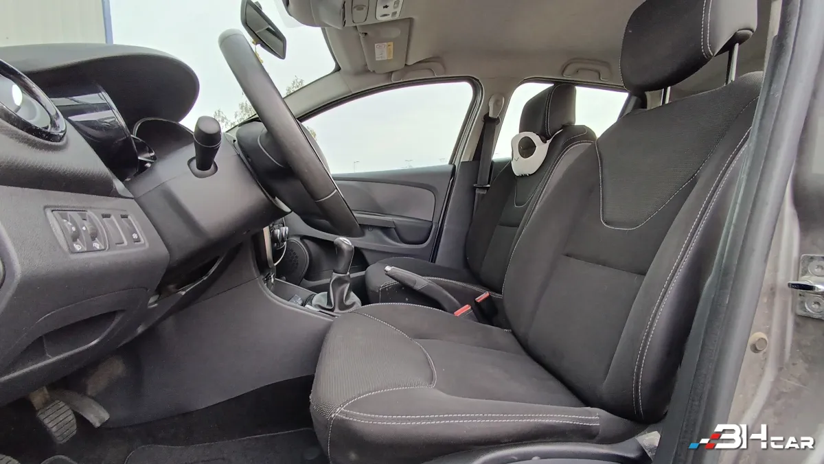 Renault Clio - photo 12