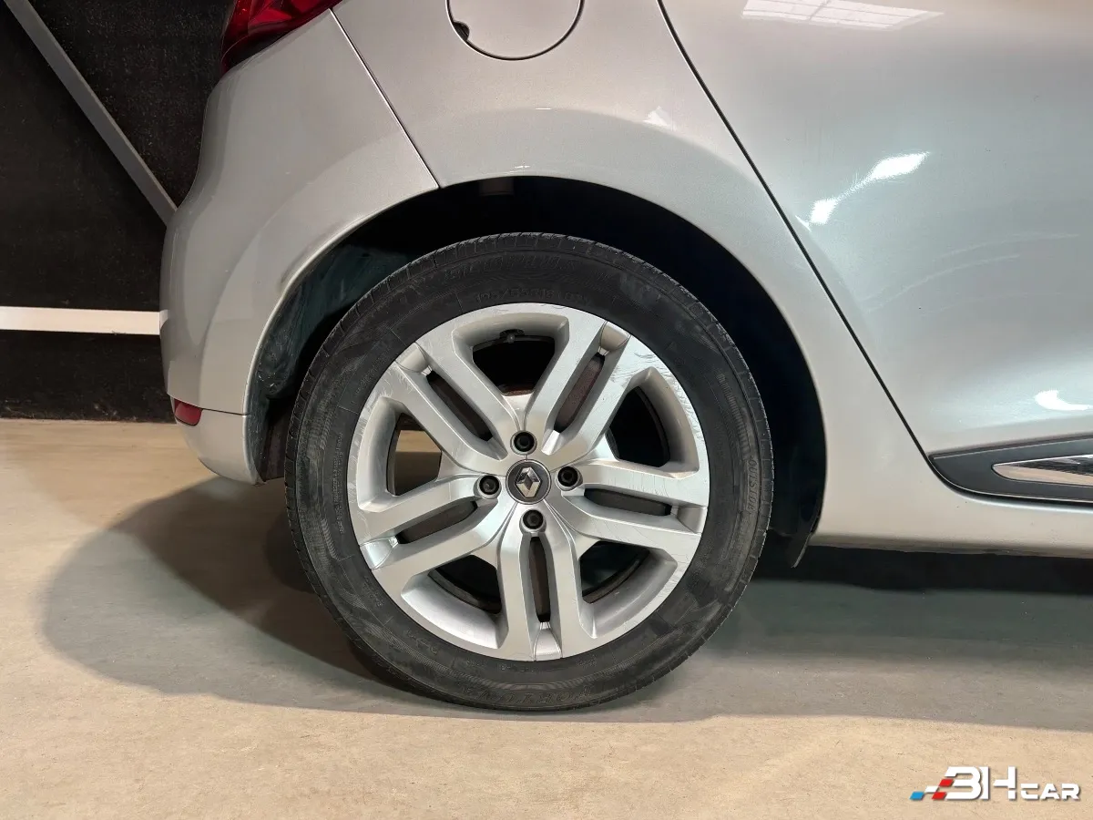 Renault Clio - photo 24