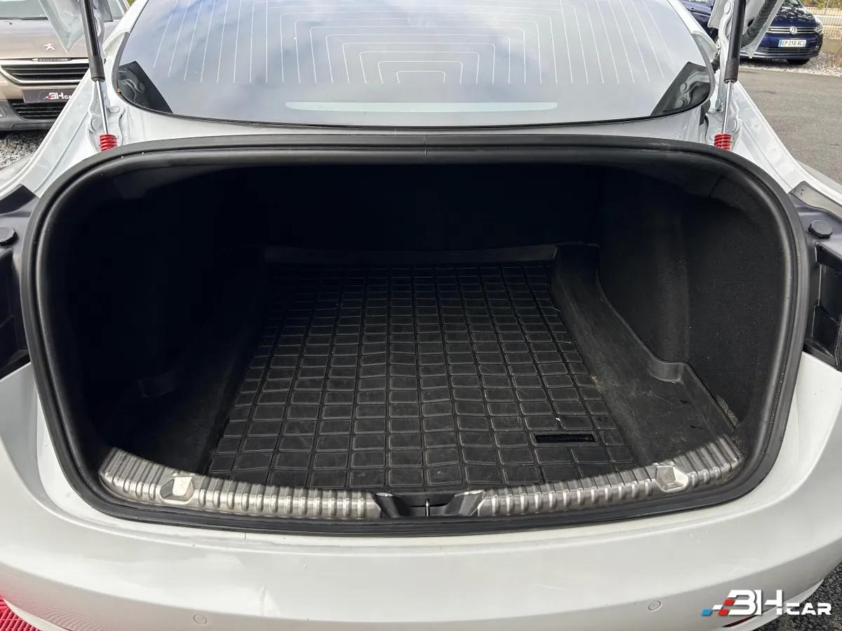Aperçu indisponible de Tesla Model-3