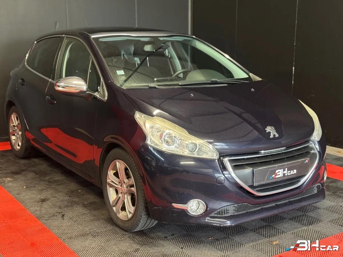 Image: Peugeot 208 GENERATION-I 1.6 E-HDI 9CH ALLURE / DISTRIBUTION FAITE POUR LA VENTE
