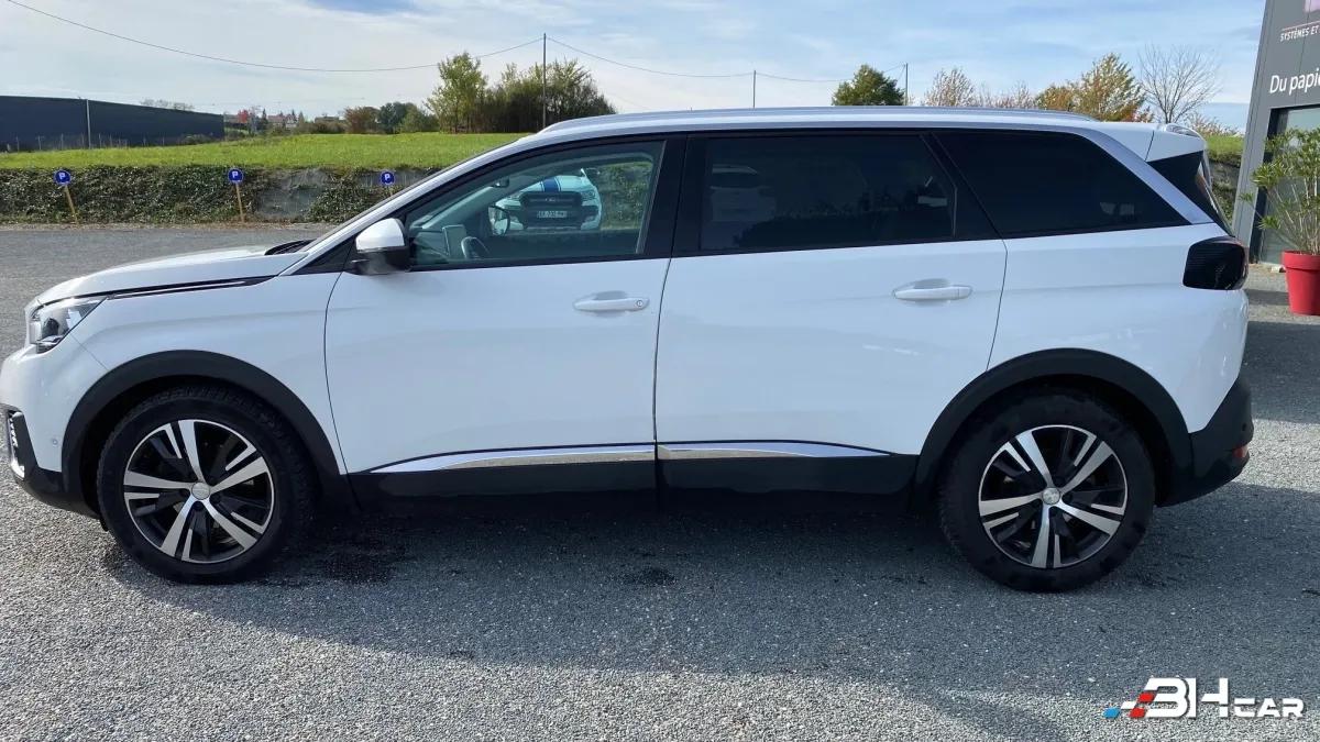 Aperçu indisponible de Peugeot 5008