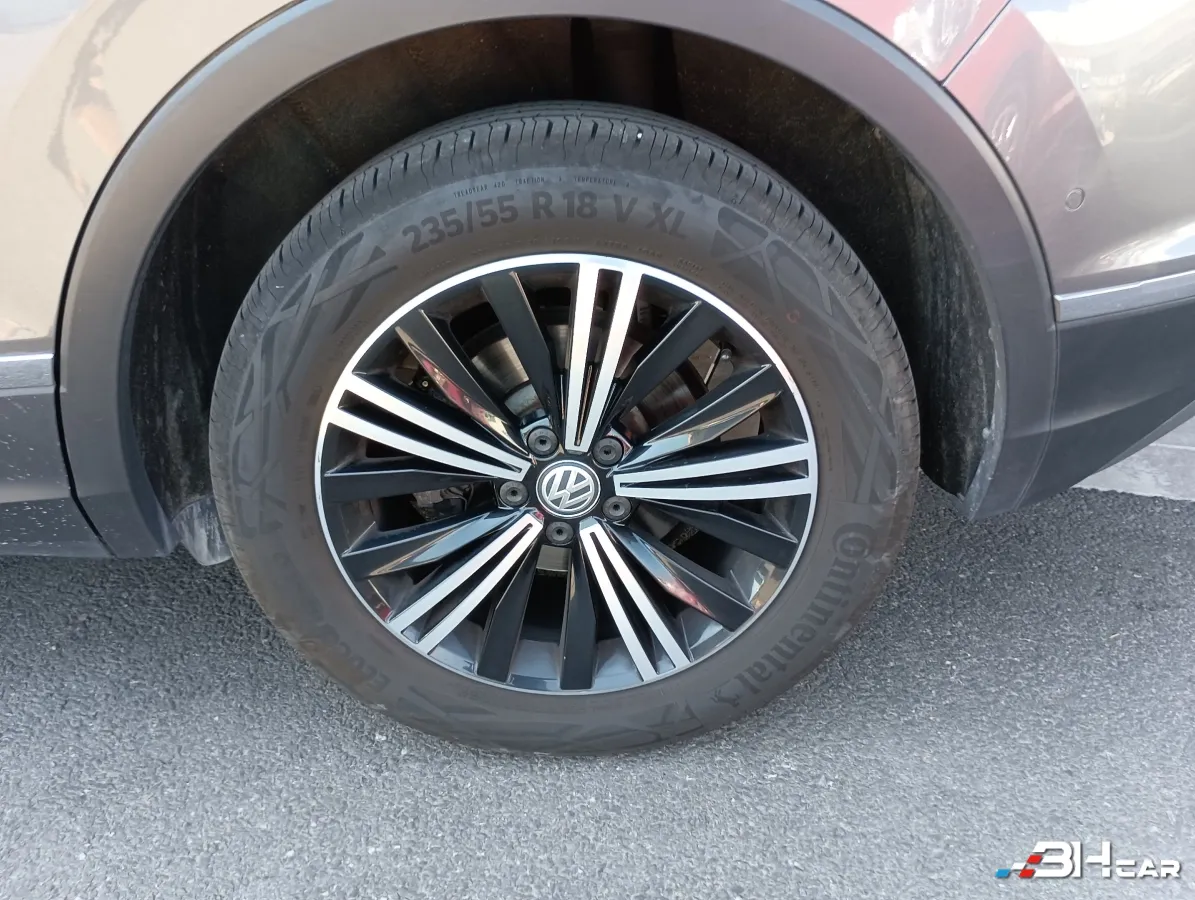 Volkswagen Tiguan - photo 11
