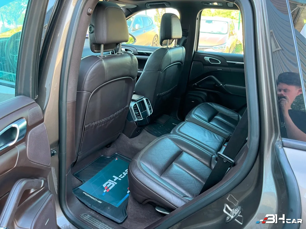 Porsche Cayenne - photo 13