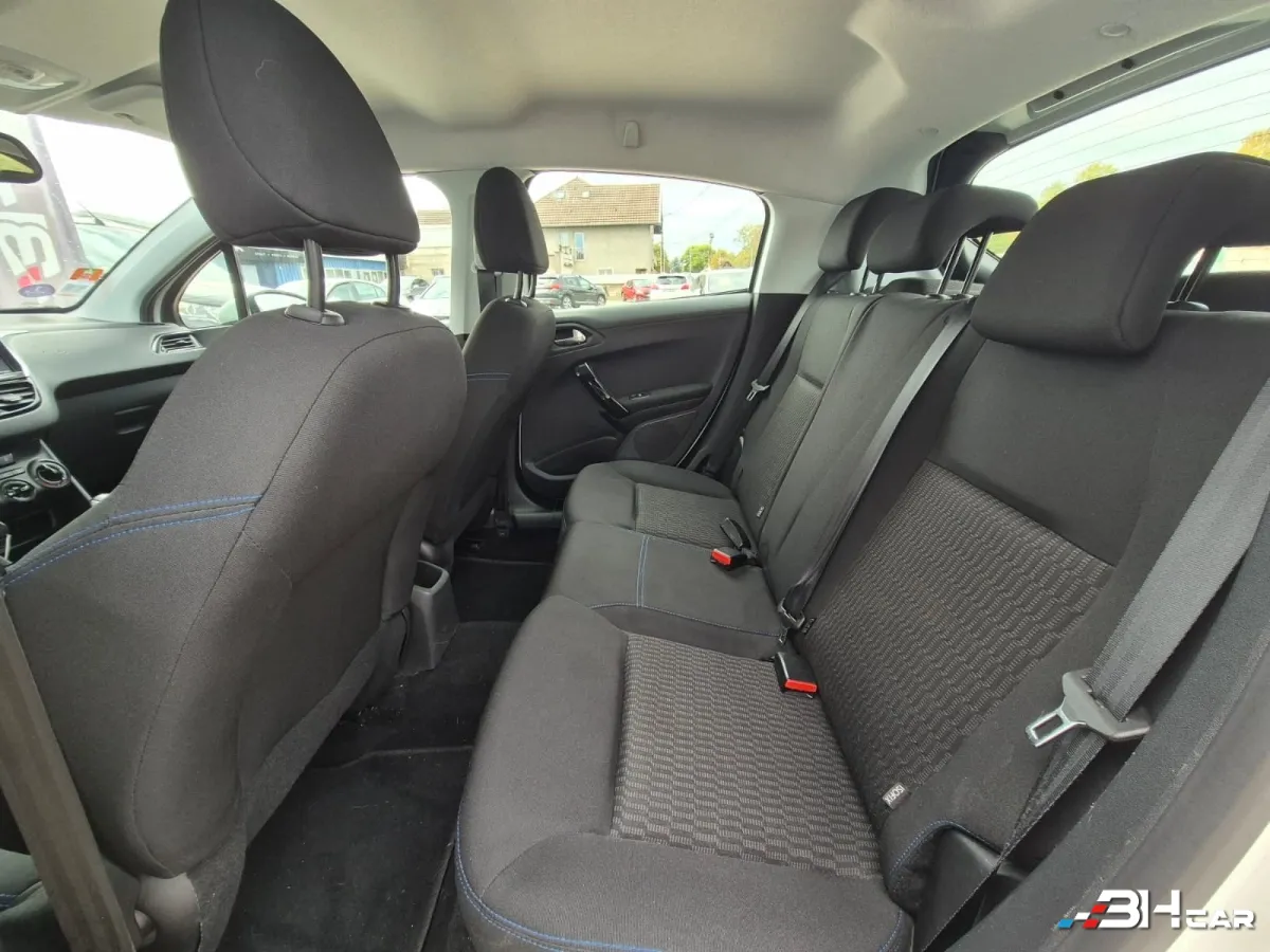 Peugeot 208 - photo 8