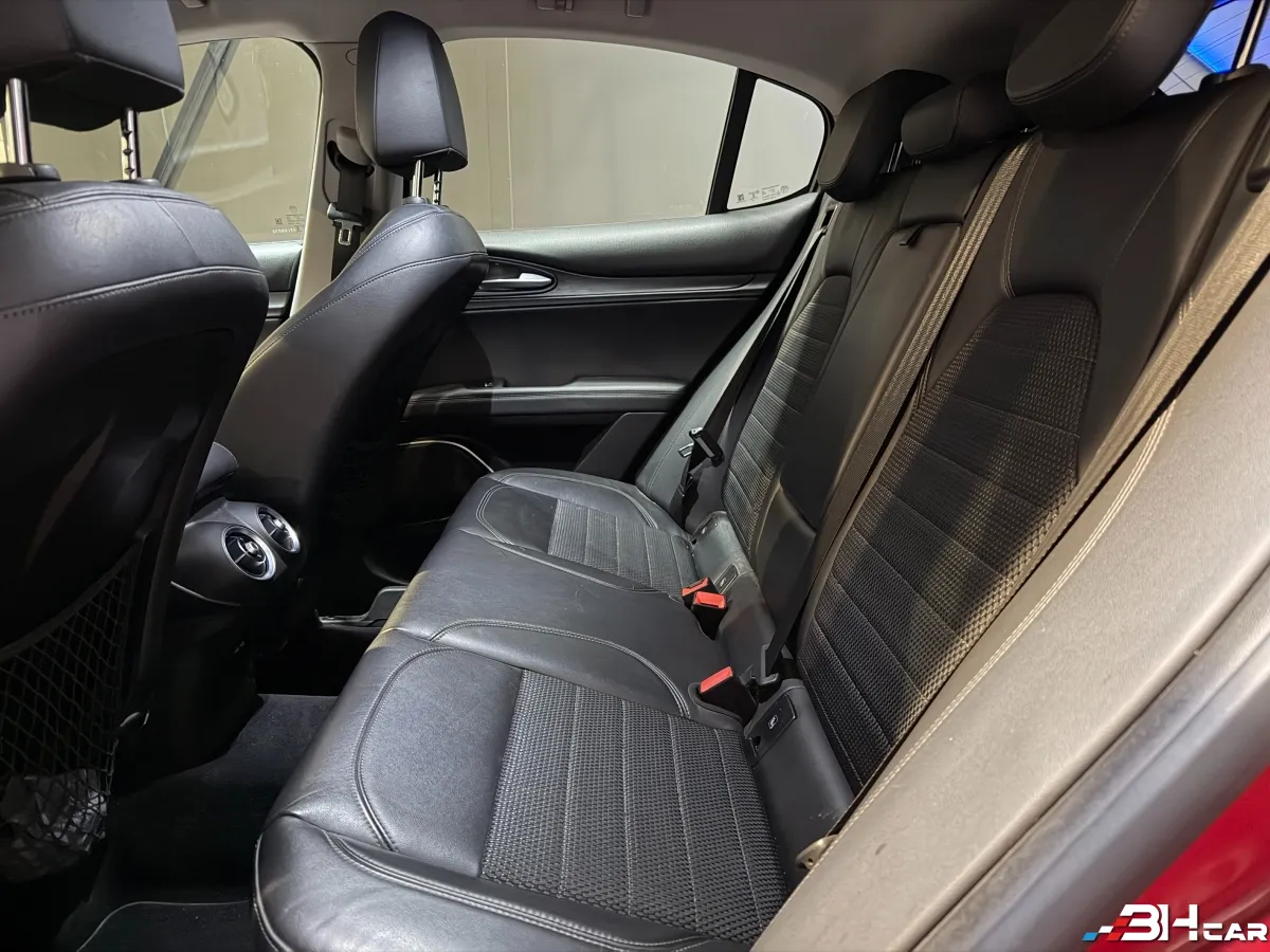 Alfa Romeo Stelvio - photo 11