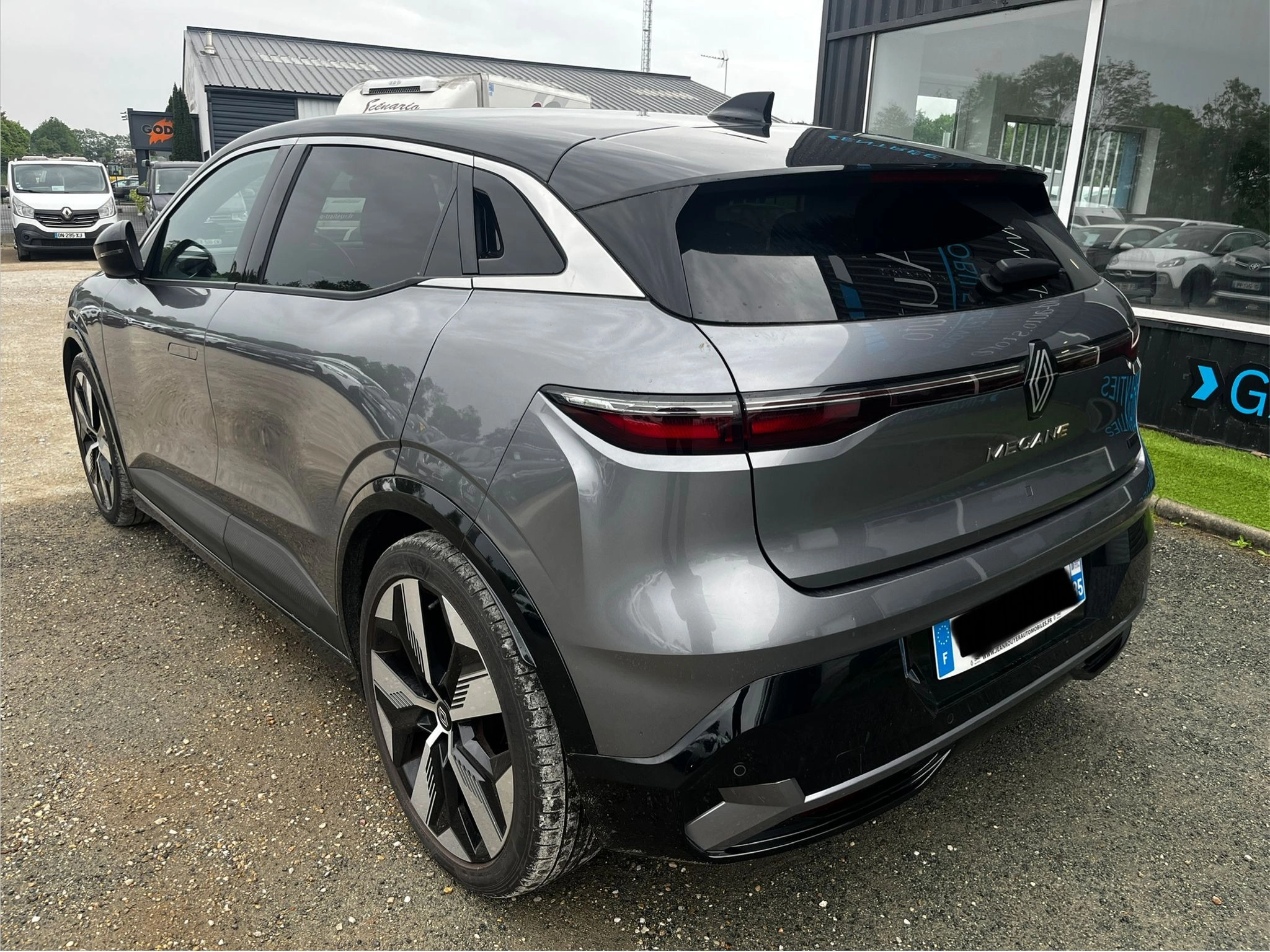Renault Megane EV60 E-TECH ELECTRIC 220 60KWH AUTONOMIE-CONFORT TECHNO TVA RECUP GARANTIE 12  MOIS EV60 E-TECH ELECTRIC 220 75PPM 60KWH AUTONOMIE-CONFORT AC22 TECHNO BVA — photo 3