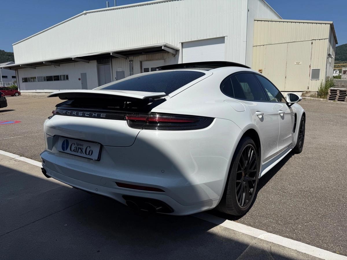 Porsche Panamera 