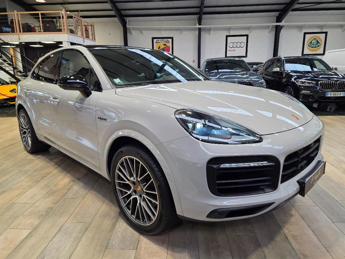 PORSCHE CAYENNE 3.0 V6 462 PLATINIUM EDITION