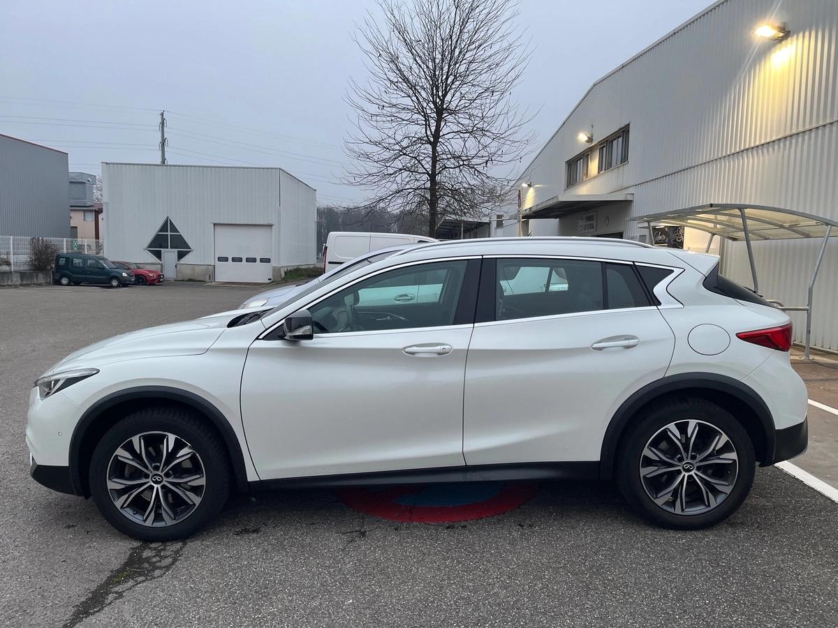 Infiniti Qx30 
