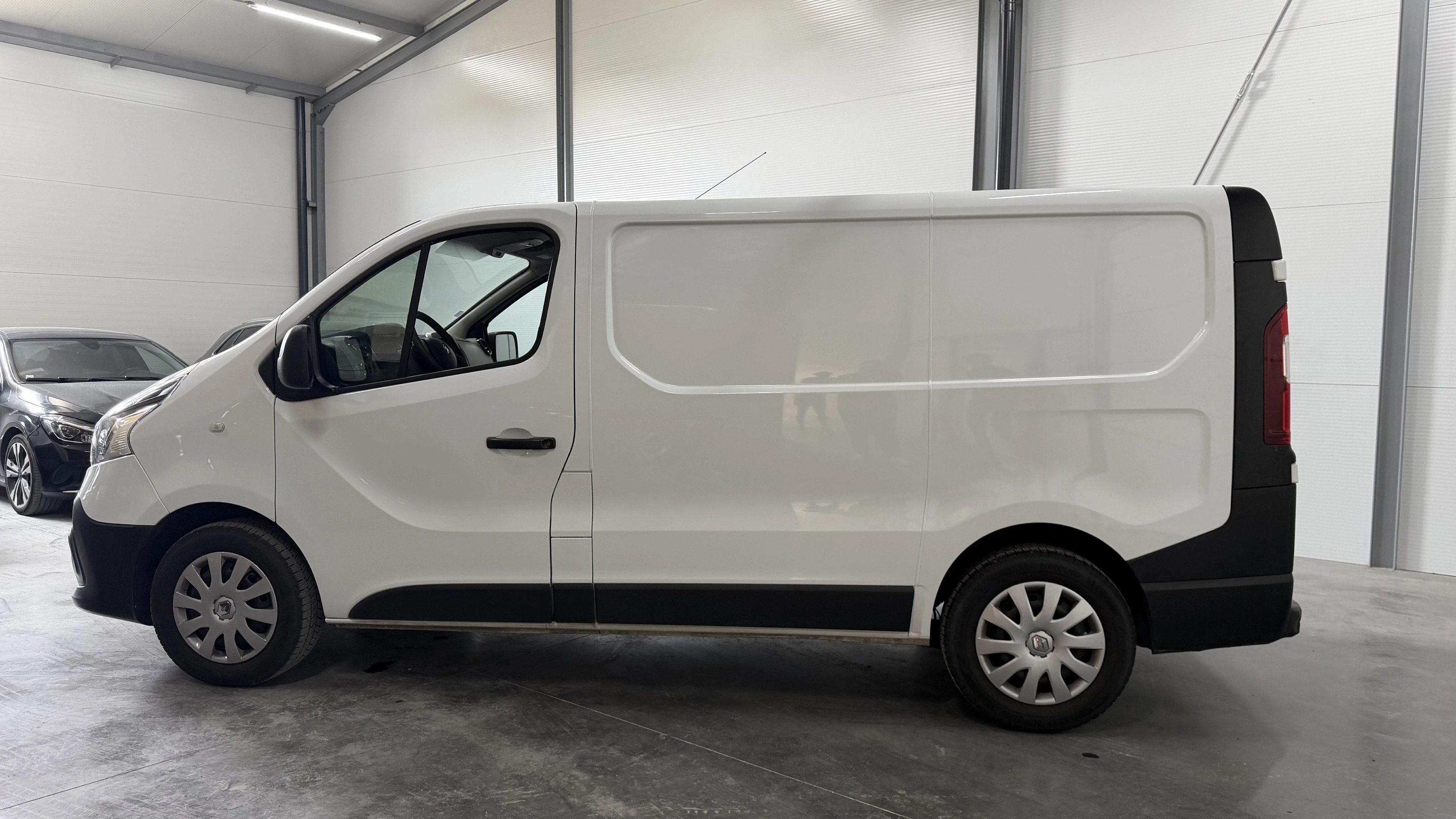 Renault Trafic Vu L1H1 CONFORT / Garantie 12 mois FOURGON 1.6 DCI 120 1T0 L1H1 CONFORT — photo 2