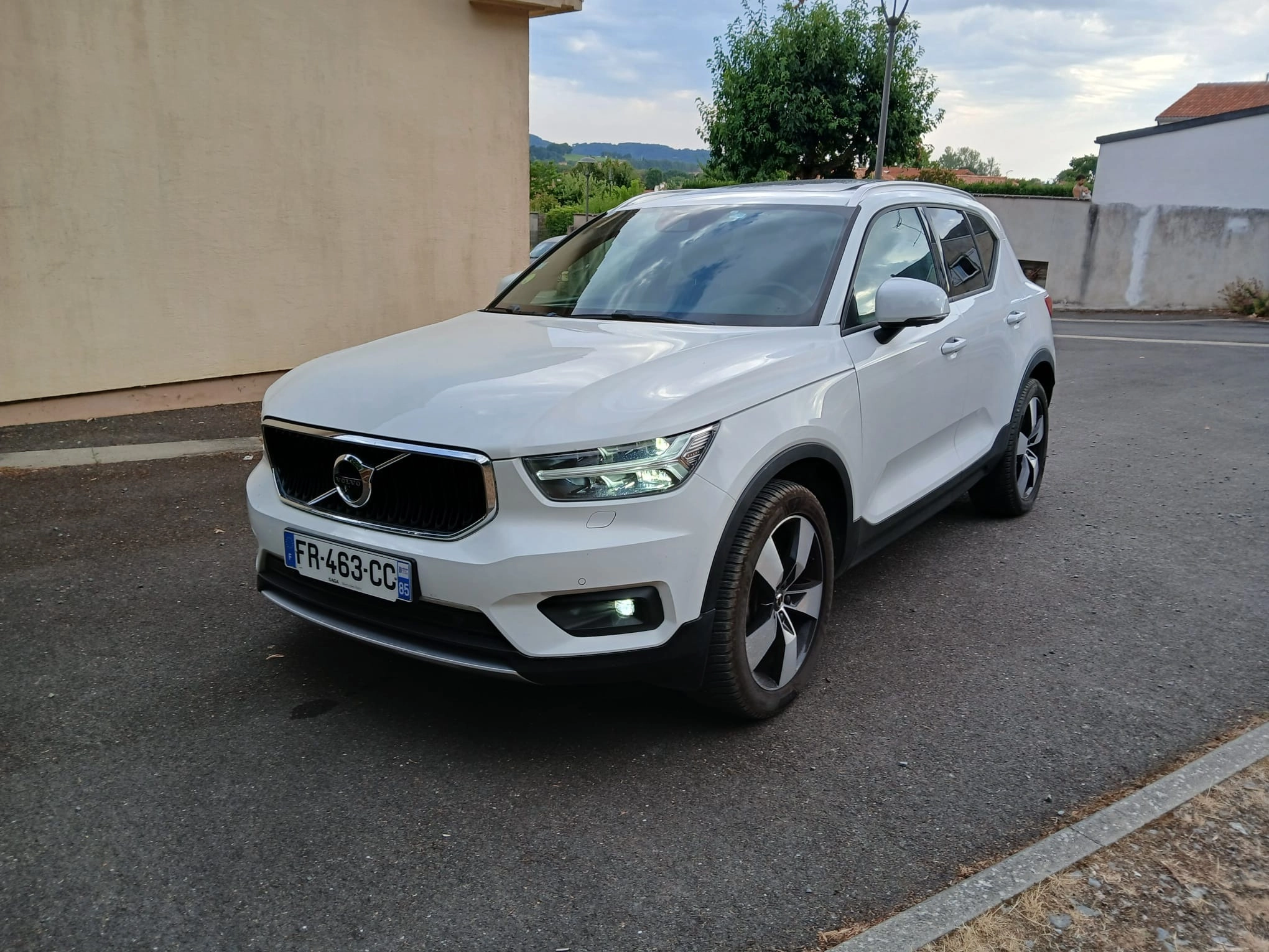 Volvo Xc40 2.0 D3 150 MOMENTUM 2WD GEARTRONIC BVA - Garantie 12 mois