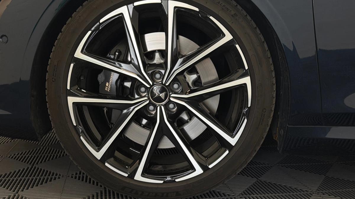 Ds Automobiles DS9